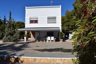 Chalet en venta en Peña de las Águilas en Elche