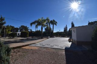 Chalet en venta en Peña de las Águilas en Elche