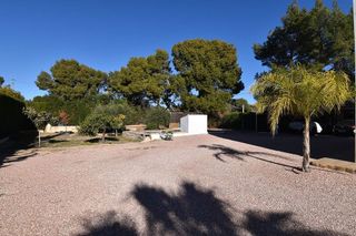 Chalet en venta en Peña de las Águilas en Elche