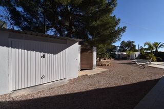 Chalet en venta en Peña de las Águilas en Elche