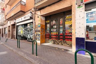 Local comercial en alquiler en Almendrales en Madrid