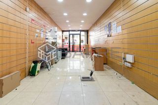 Local comercial en alquiler en Almendrales en Madrid