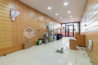 Local comercial en alquiler en Almendrales en Madrid