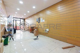 Local comercial en alquiler en Almendrales en Madrid