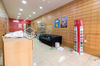 Local comercial en alquiler en Almendrales en Madrid
