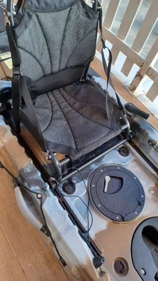 Kayak de pesca con pedales