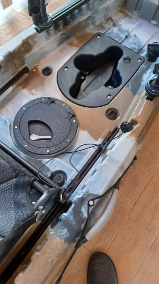 Kayak de pesca con pedales