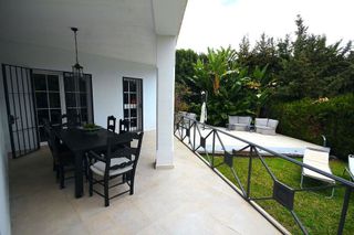 Chalet en alquiler en Los Naranjos - Las Brisas en Marbella