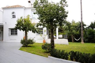 Chalet en alquiler en Los Naranjos - Las Brisas en Marbella