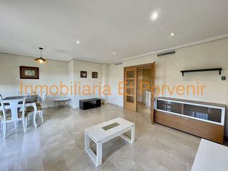 Piso en alquiler en Zona Avenida al Vedat en Torrent