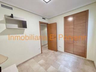 Piso en alquiler en Zona Avenida al Vedat en Torrent