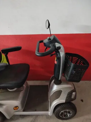 Scooter eléctrico movilidad reducida