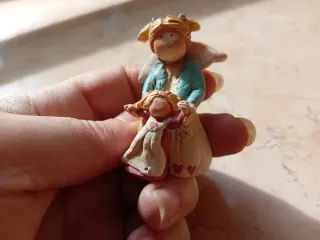 Statuina angelo con bambina Annekabouke h 5,5cm