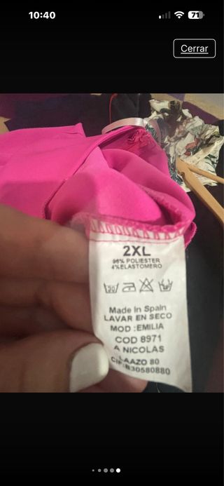 Vestido de fiesta rosa con detalle negro