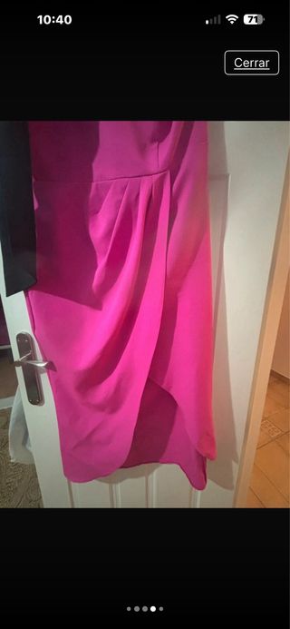 Vestido de fiesta rosa con detalle negro