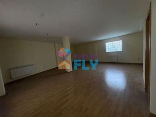 Local comercial en venta en Ventiun en Ourense