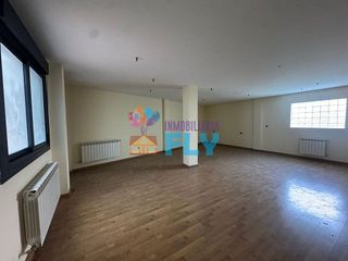 Local comercial en venta en Ventiun en Ourense