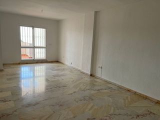 Piso en alquiler en Zona el Higuerón en Benalmádena