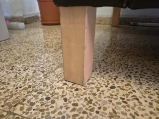 Sofá de cuero negro