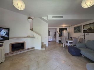 Casa adosada en venta en Puerto de la Duquesa en Manilva