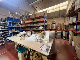 Nave industrial en venta en Adurtza - Aretxabaleta en Vitoria-Gasteiz