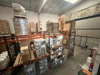 Nave industrial en venta en Adurtza - Aretxabaleta en Vitoria-Gasteiz