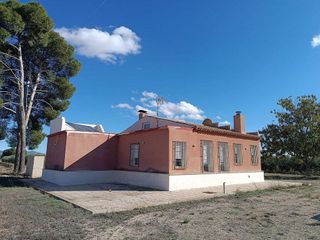 Chalet en venta en Yecla