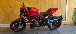 Ducati Monster 1200 S Roja