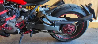 Ducati Monster 1200 S Roja