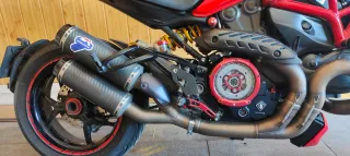Ducati Monster 1200 S Roja