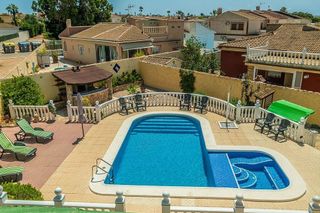 Chalet en venta en La Siesta - El Salado - Torreta en Torrevieja