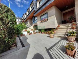 Casa adosada en venta en Centro en Ourense