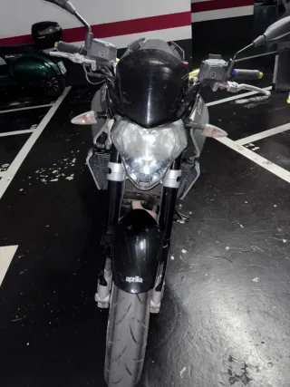 Aprilia Shiver 750 Negra/Dorada