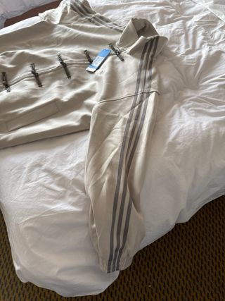 Chaqueta Adidas Beige Estilo Chino