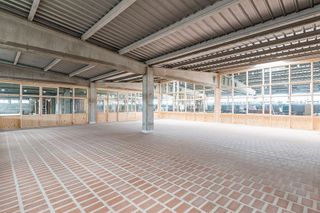 Nave industrial en alquiler en Almeda - El Corte Inglés en Cornellà de Llobregat