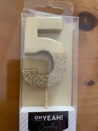 Candele Happy Birthday vendute separatamente