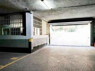 Garaje en venta en Castillejos en Madrid