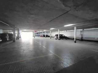 Garaje en venta en Castillejos en Madrid