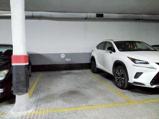 Garaje en venta en Castillejos en Madrid