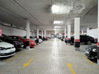 Garaje en venta en Castillejos en Madrid