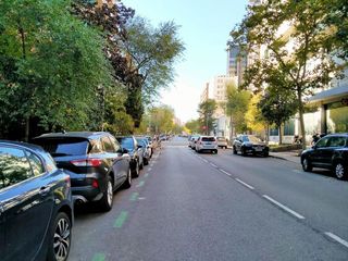 Garaje en venta en Castillejos en Madrid