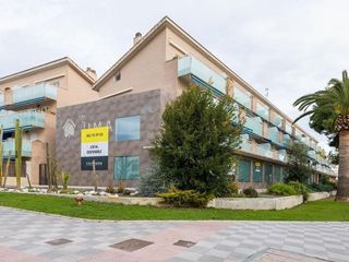 Local comercial en venta en Zona Papa Luna - Platja del Gurugú en Benicarló