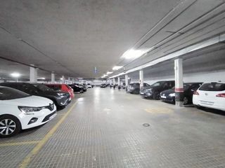 Garaje en venta en Castillejos en Madrid