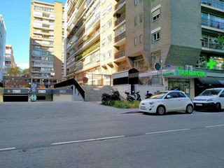 Garaje en venta en Castillejos en Madrid