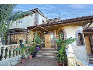 Chalet en venta en Monserrat