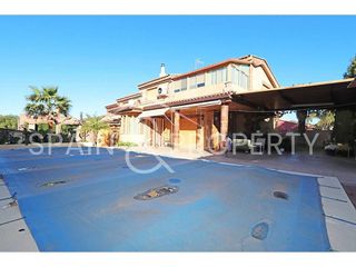 Chalet en venta en Monserrat