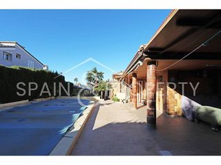 Chalet en venta en Monserrat