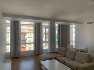 Piso en alquiler en Los Remedios en Sevilla