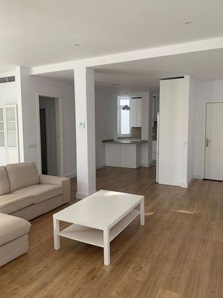 Piso en alquiler en Los Remedios en Sevilla