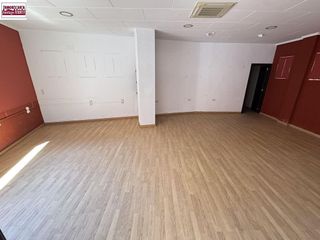 Local comercial en alquiler en Almussafes